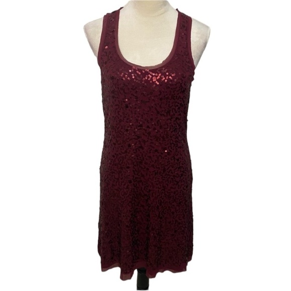 Max Studio burgundy sequined sleeveless cocktail dress Size M - Picture 1 of 7